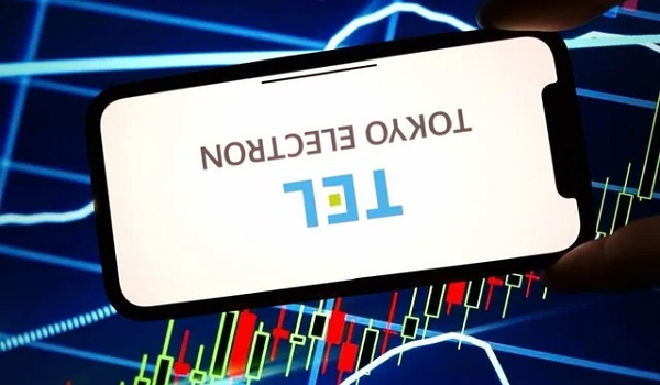 AI半導体に利益確定売り　資金は金融・内需へ、“主役交代”が始まった